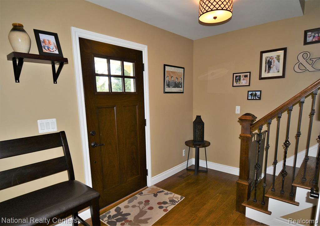 32308 Red Clover Road Farmington Hills, MI 48334 - Photo 2 of 37