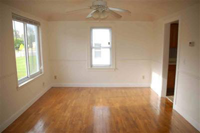 2158 South Dye Road Flint, MI 48532 - Photo 8 of 13 20139937-7.JPG