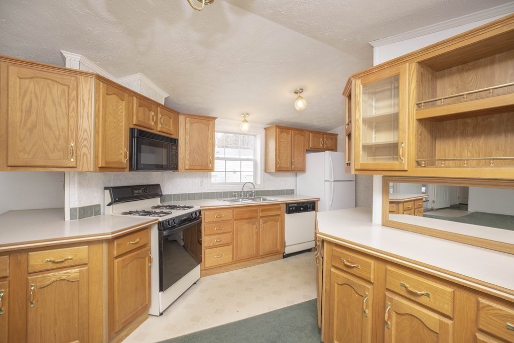 63 Tucker Terrace Raynham, MA 02767 - Photo 6 of 20