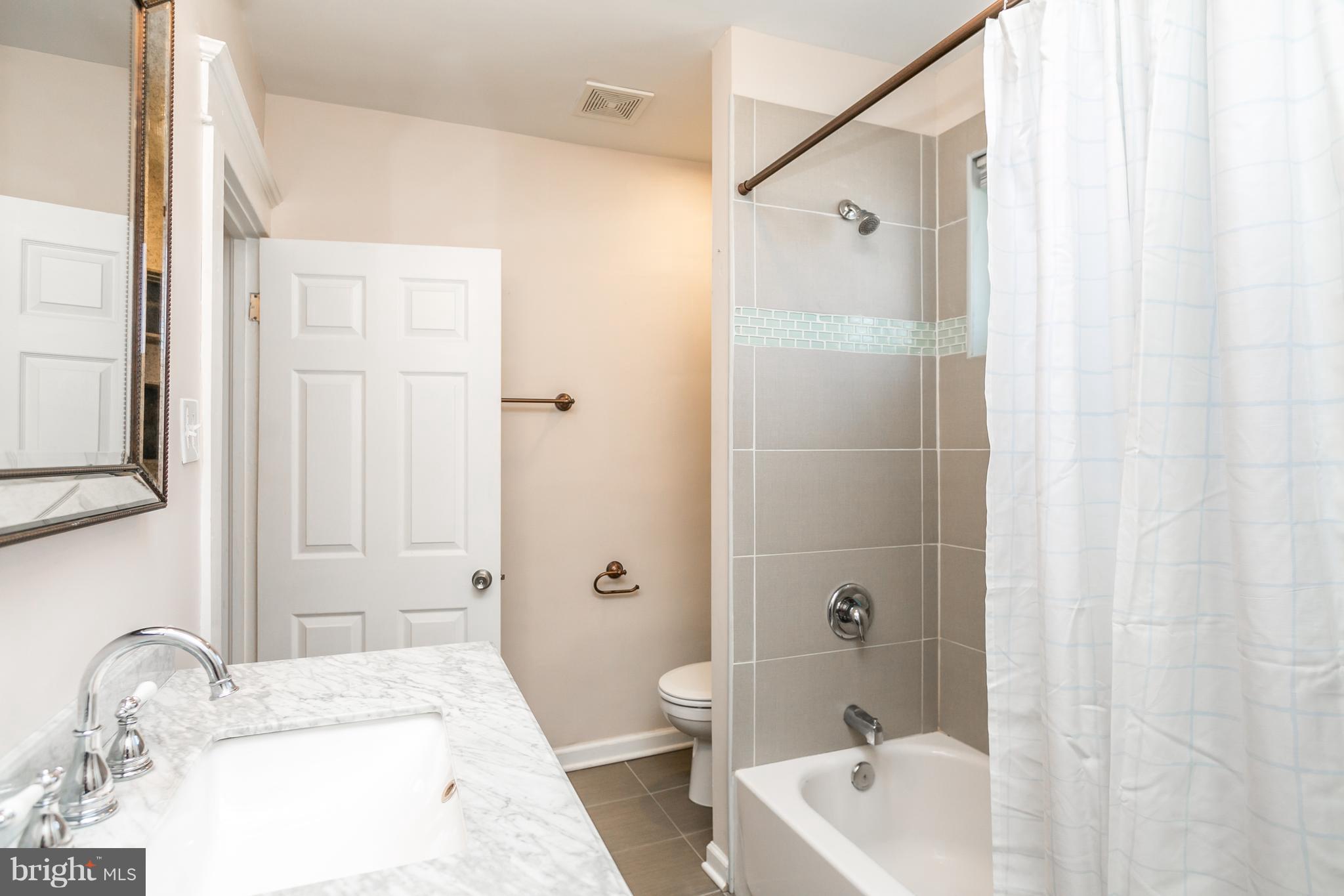 5213 Catalpha Road Baltimore, MD 21214 - Photo 23 of 30 Bath upper level