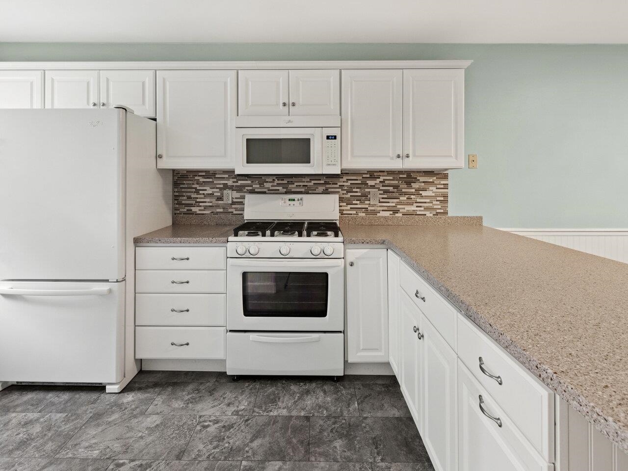 214 Locust Hill Road Shelburne, VT 05482 - Photo 2 of 23 Gallery Image 2