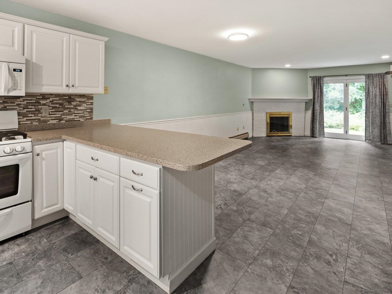214 Locust Hill Road Shelburne, VT 05482 - Photo 5 of 23 Gallery Image 5