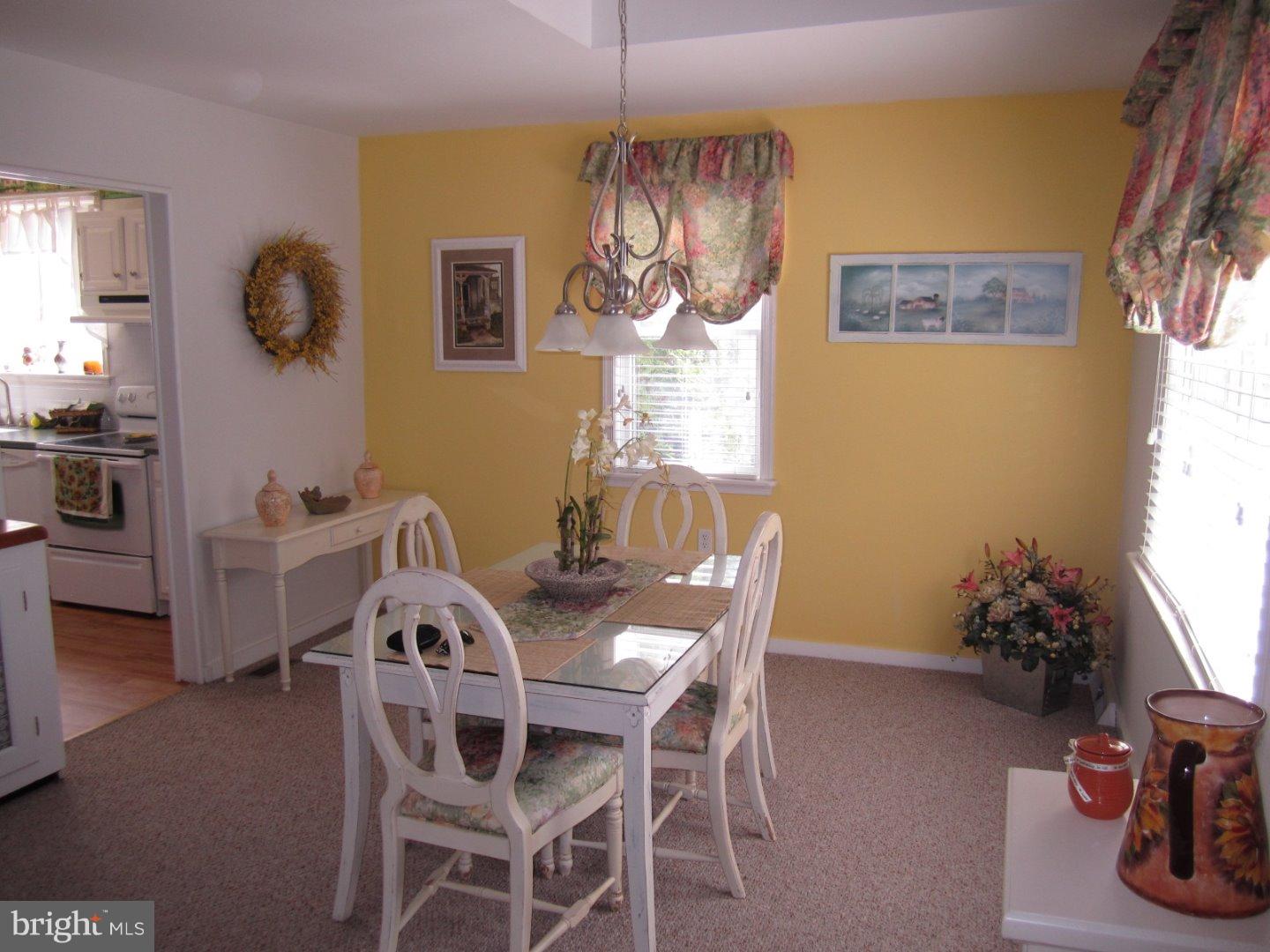 279 Walter Road Chalfont, PA 18914 - Photo 4 of 25 Gallery Image 4