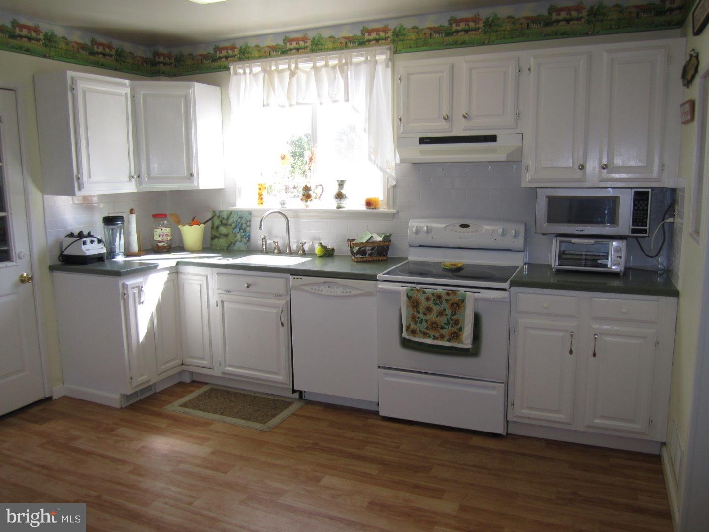 279 Walter Road Chalfont, PA 18914 - Photo 7 of 25 Gallery Image 7