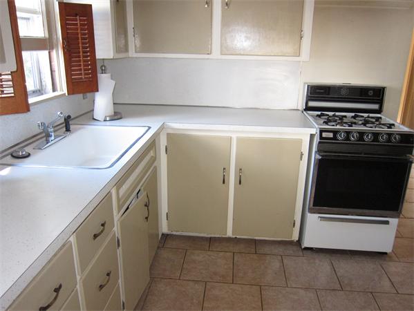 23 Flagg Street Springfield, MA 01109 - Photo 13 of 27