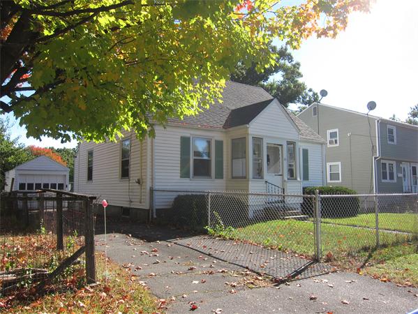 23 Flagg Street Springfield, MA 01109 - Photo 2 of 27