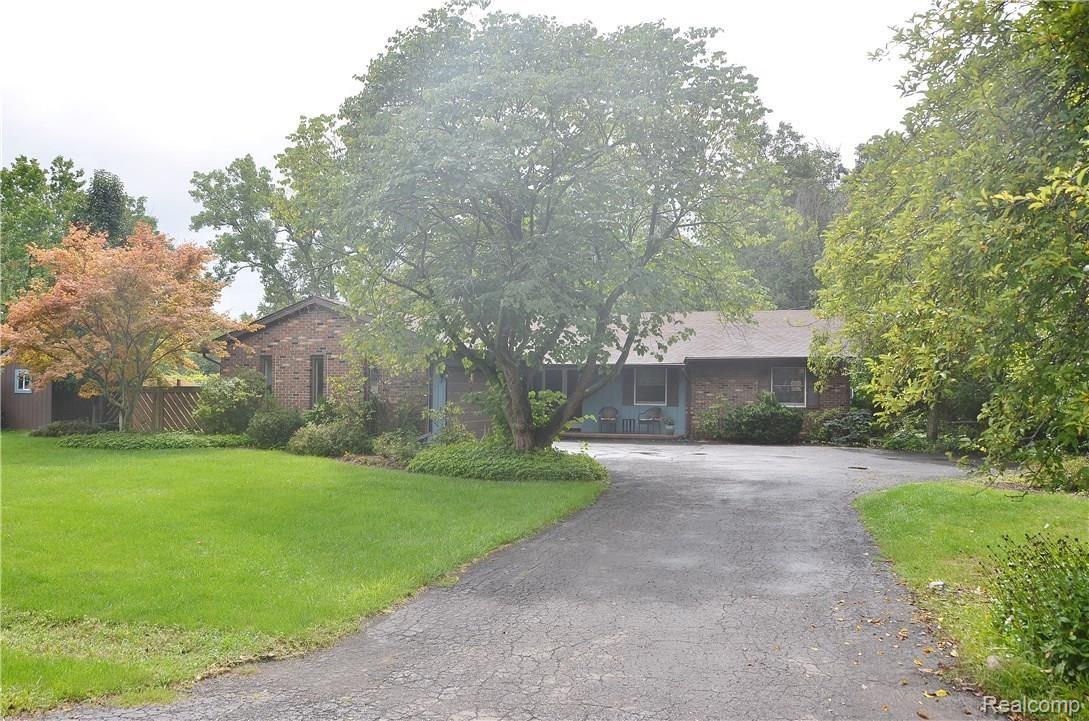 9259 Anderson Road Grosse Ile, MI 48138 - Photo 1 of 35 DSC_2755.JPG