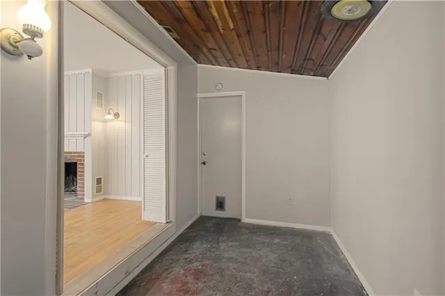 $159,900 | 2713 Windsor Avenue, Independence, MO 64052