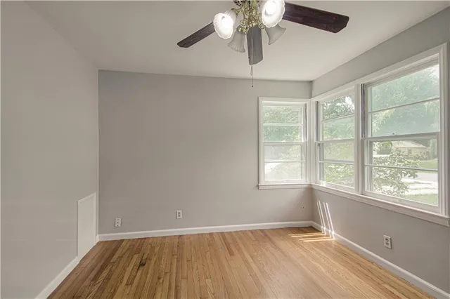 $159,900 | 2713 Windsor Avenue, Independence, MO 64052