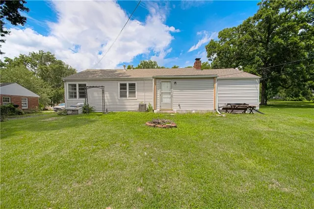$159,900 | 2713 Windsor Avenue, Independence, MO 64052