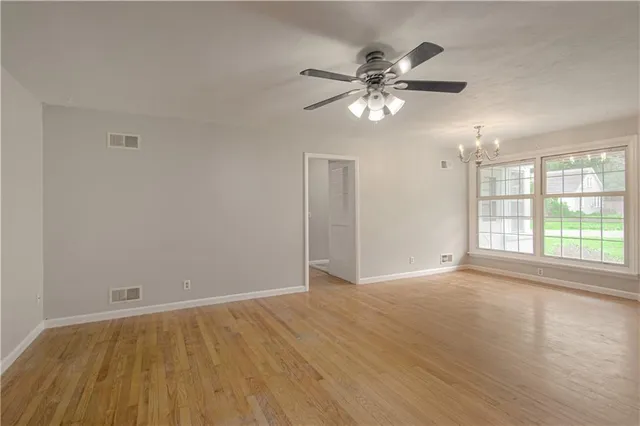 $159,900 | 2713 Windsor Avenue, Independence, MO 64052