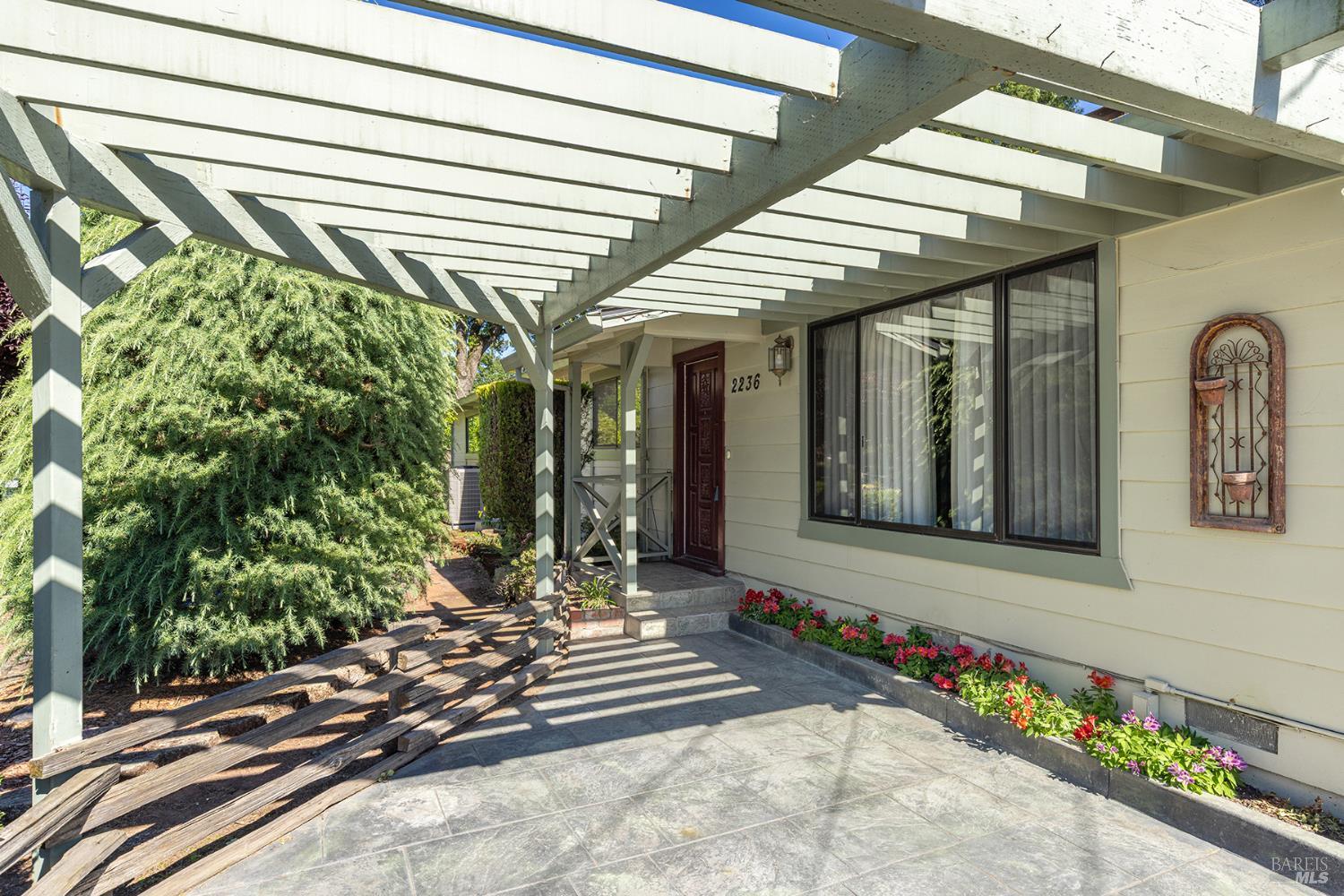 2236 West Hearn Avenue Santa Rosa, CA 95407 - Photo 7 of 56