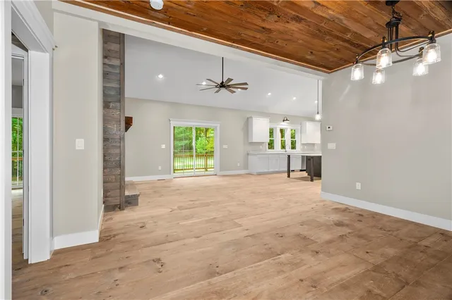 $945,000 | 369 Hunting House Road, Glocester, RI 02857