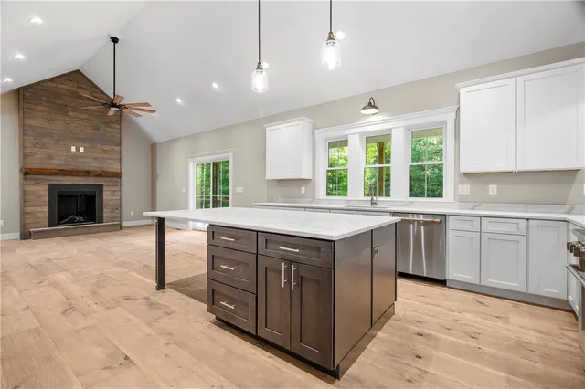 $945,000 | 369 Hunting House Road, Glocester, RI 02857