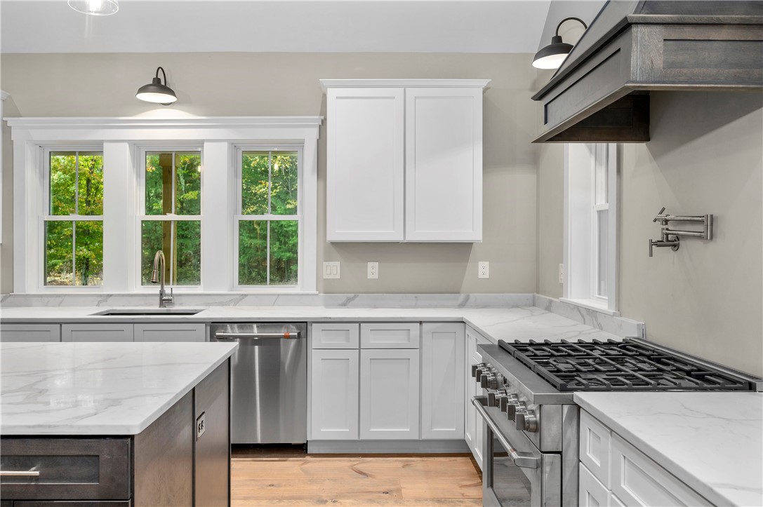 369 Hunting House Road Glocester, RI 02857 - Photo 22 of 47