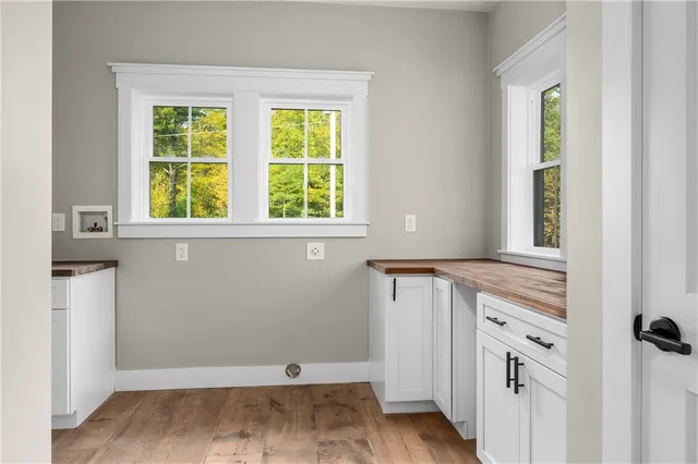 $945,000 | 369 Hunting House Road, Glocester, RI 02857