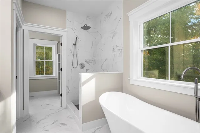 $945,000 | 369 Hunting House Road, Glocester, RI 02857