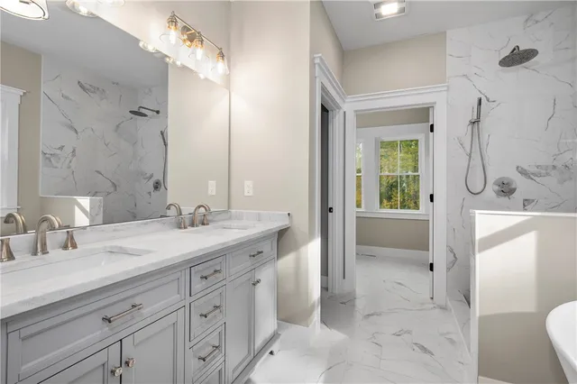 $945,000 | 369 Hunting House Road, Glocester, RI 02857