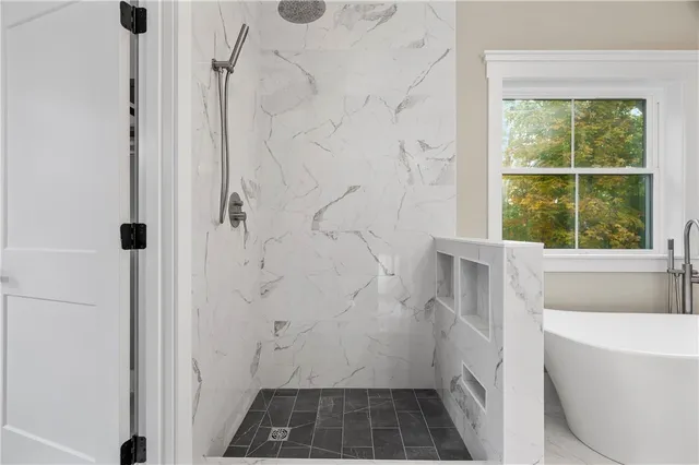 $945,000 | 369 Hunting House Road, Glocester, RI 02857