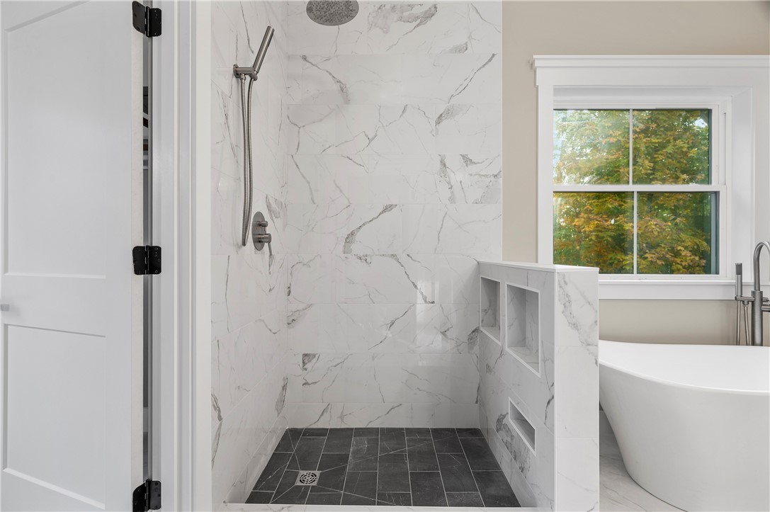 369 Hunting House Road Glocester, RI 02857 - Photo 33 of 47 Primary Bath