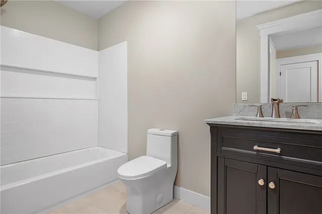 $945,000 | 369 Hunting House Road, Glocester, RI 02857