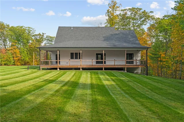 $945,000 | 369 Hunting House Road, Glocester, RI 02857