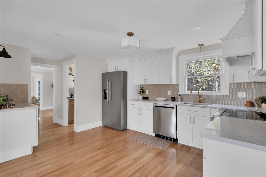 281 Spring Green Road Warwick, RI 02888 - Photo 3 of 39