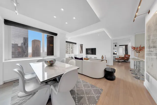 $2,800,000 | 322 West 57th Street, Unit 51M | Hell's Kitchen