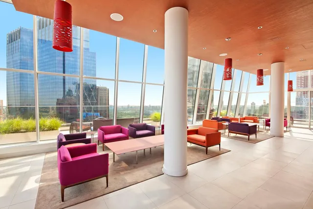 $2,800,000 | 322 West 57th Street, Unit 51M | Hell's Kitchen