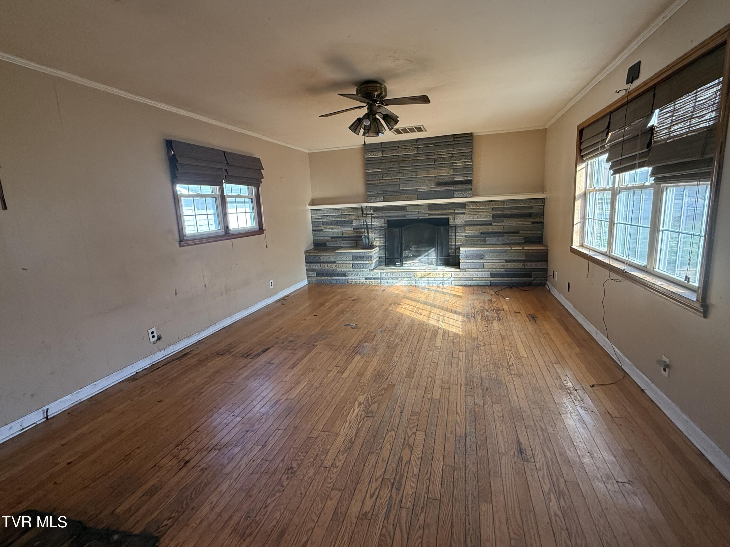 412 South Main Street Elizabethton, TN 37643 - Photo 13 of 22 IMG_0858