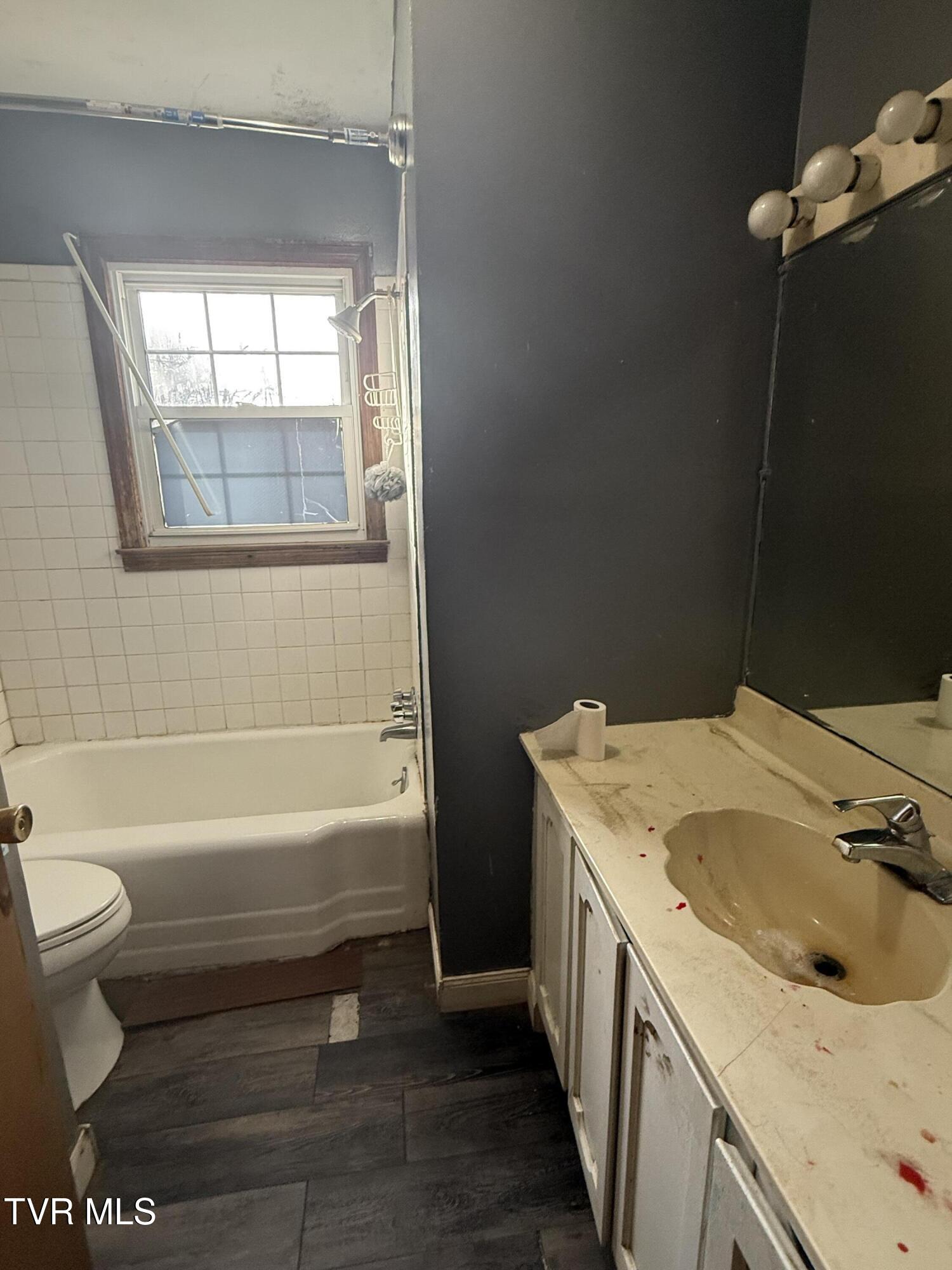 412 South Main Street Elizabethton, TN 37643 - Photo 15 of 22 IMG_0860