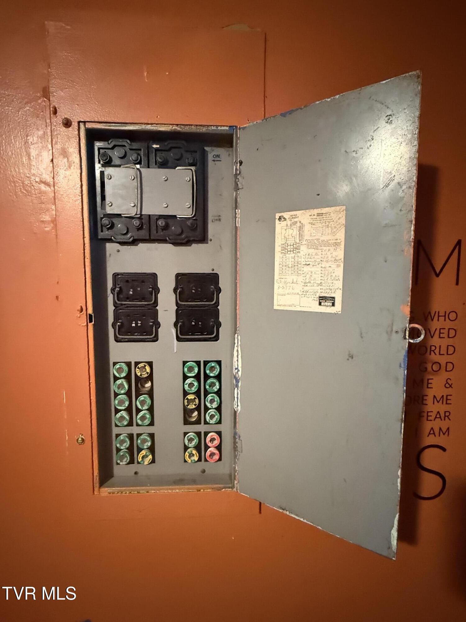 412 South Main Street Elizabethton, TN 37643 - Photo 19 of 22 IMG_0864