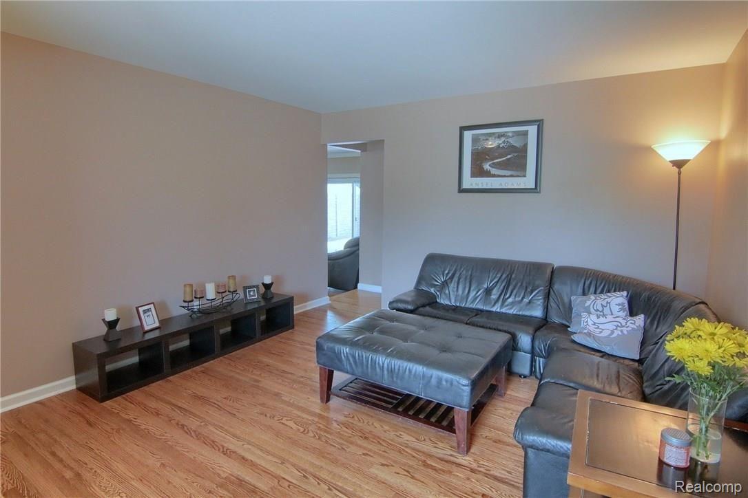 4764 Hillcrest Road Trenton, MI 48183 - Photo 12 of 31 Living_Room.jpg