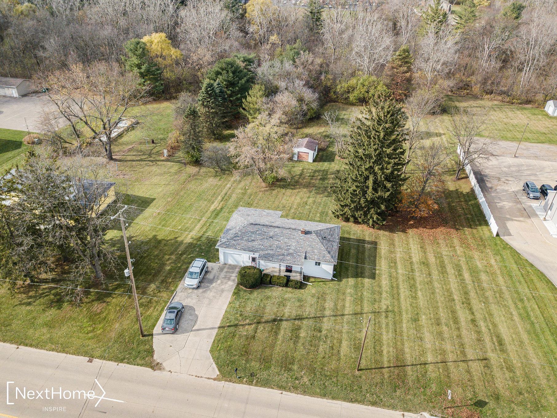 3085 North Linden Road Flint, MI 48504 - Photo 3 of 23 50095286-2.JPG
