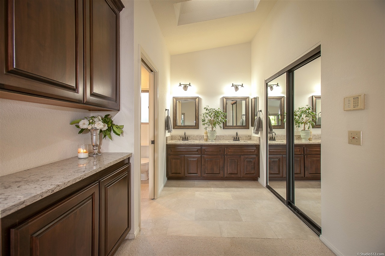 19204 Los Hermanos Ranch Road Valley Center, CA 92082 - Photo 17 of 25 Gallery Image 17