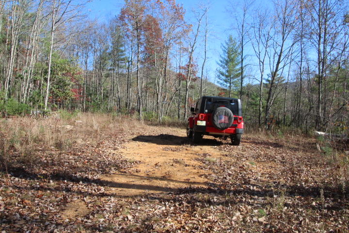 6 ACRES & MOUNTAIN VIEWS!