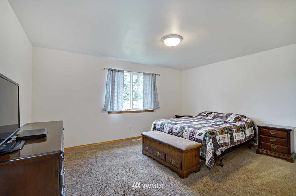 7210 191st Avenue Southwest Rochester, WA 98579 - Photo 12 of 22