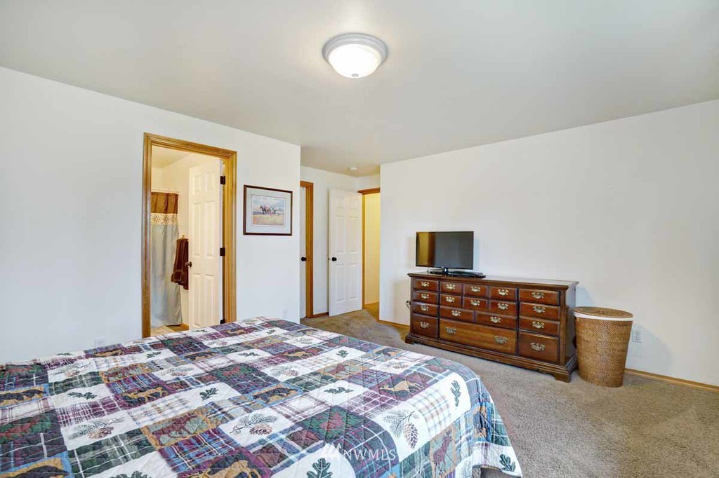 7210 191st Avenue Southwest Rochester, WA 98579 - Photo 13 of 22