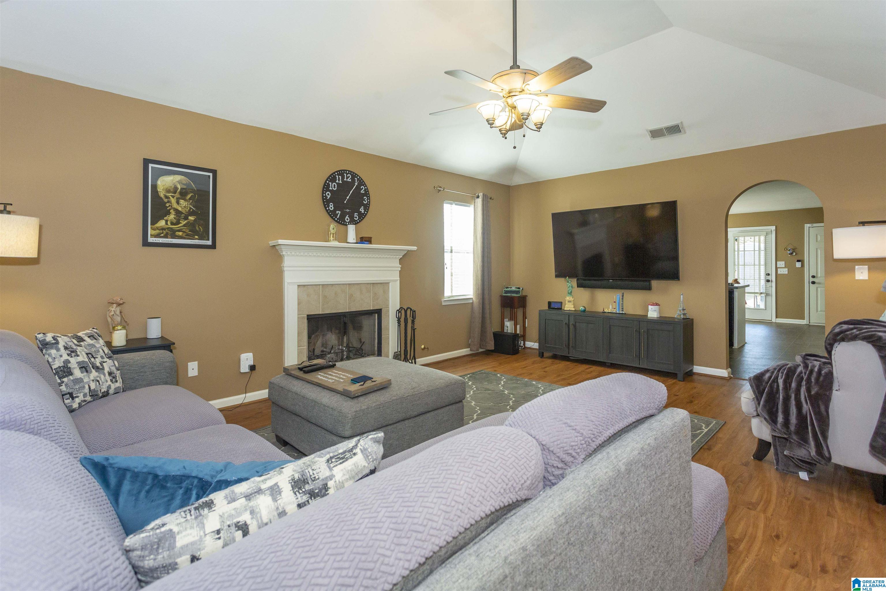 412 Walker Way Pelham, AL 35124 - Photo 8 of 20