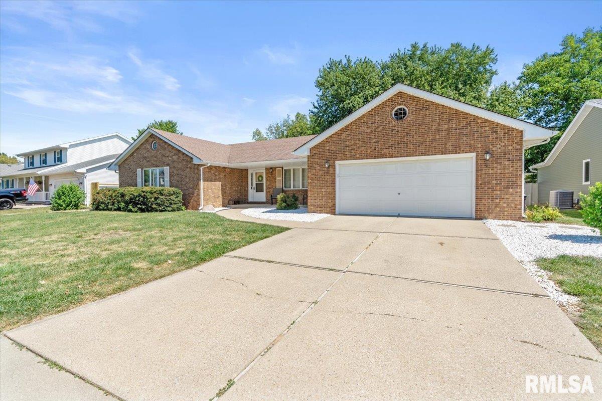 1808 Hunter Ridge Drive Springfield, IL 62704 - Photo 3 of 34 Gallery Image 3