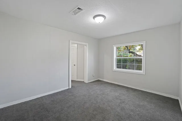 $2,100 | 214 East 1st Street, Deer Park, TX 77536