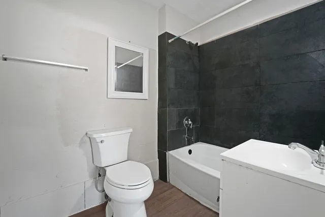 $2,100 | 214 East 1st Street, Deer Park, TX 77536