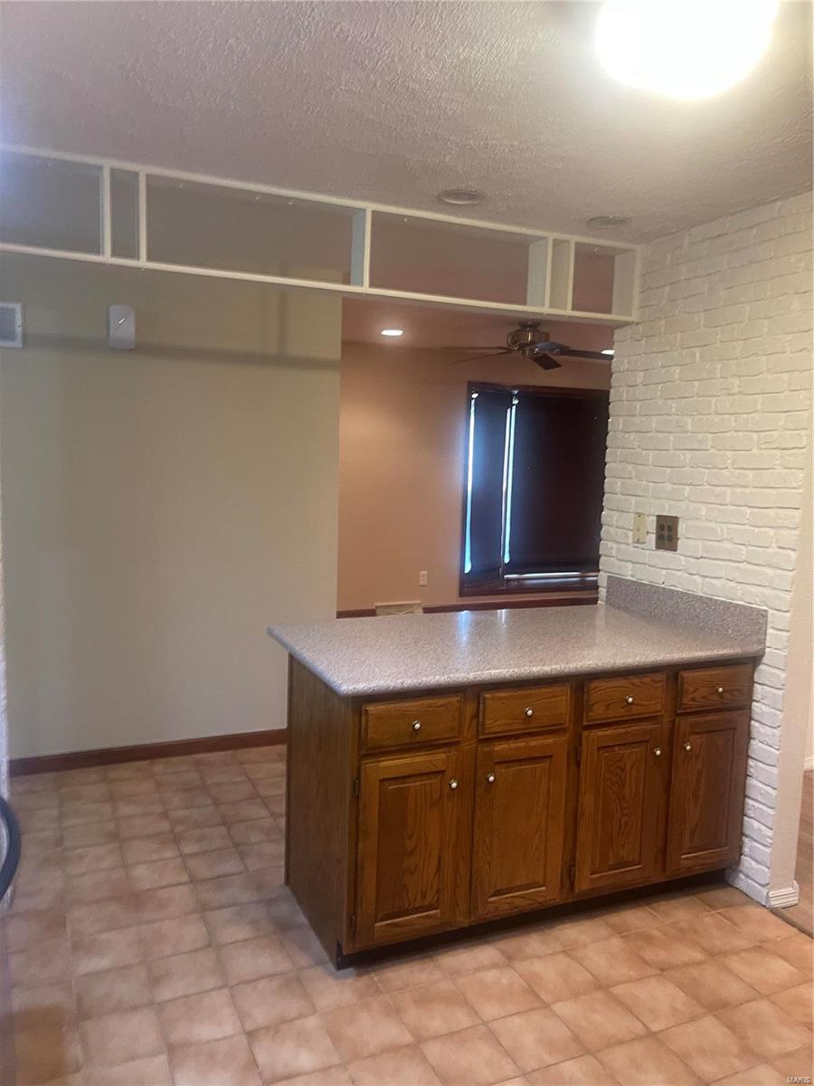 4323 Robbins Mill Road Florissant, MO 63034 - Photo 12 of 25