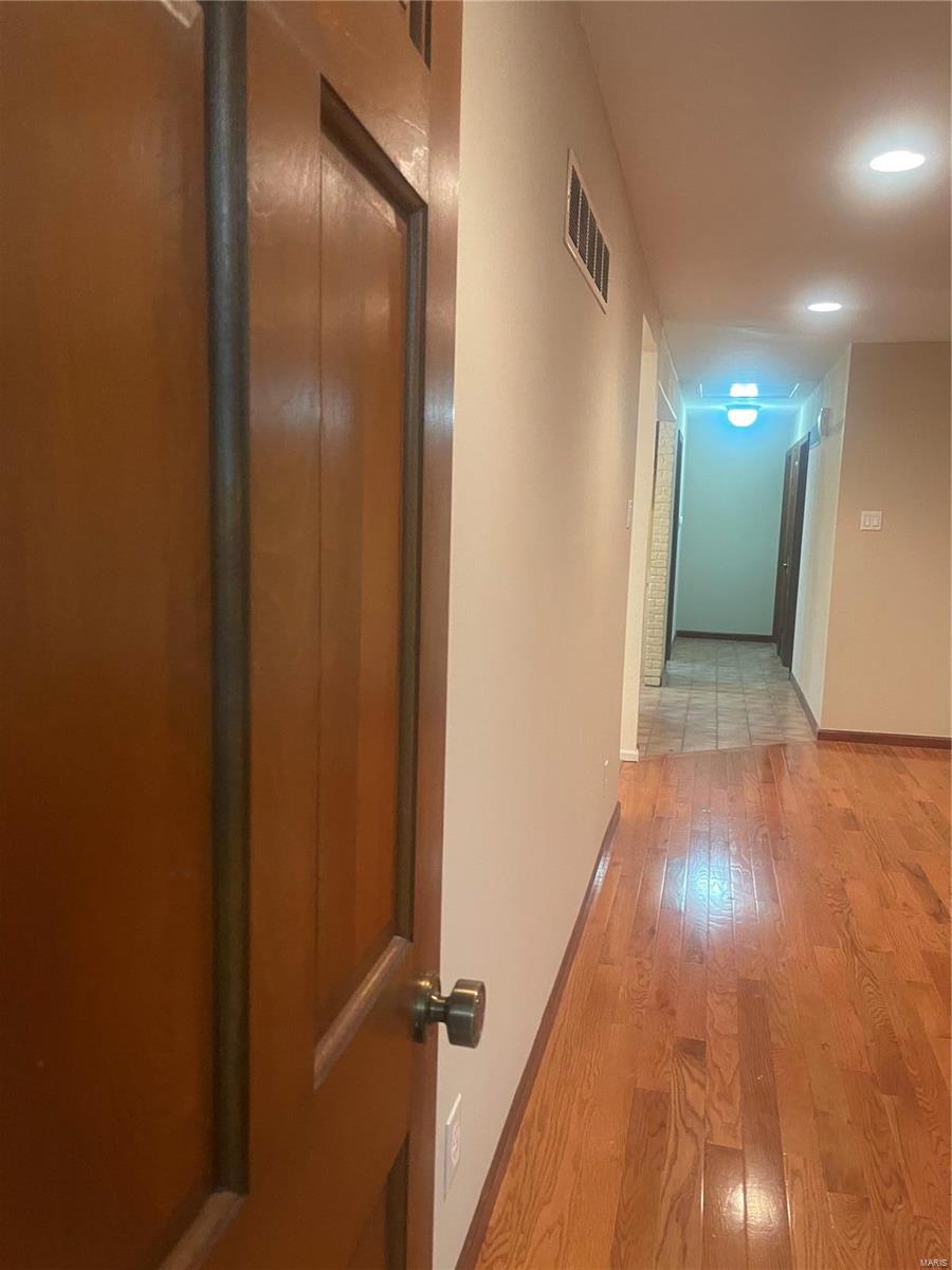 4323 Robbins Mill Road Florissant, MO 63034 - Photo 6 of 25