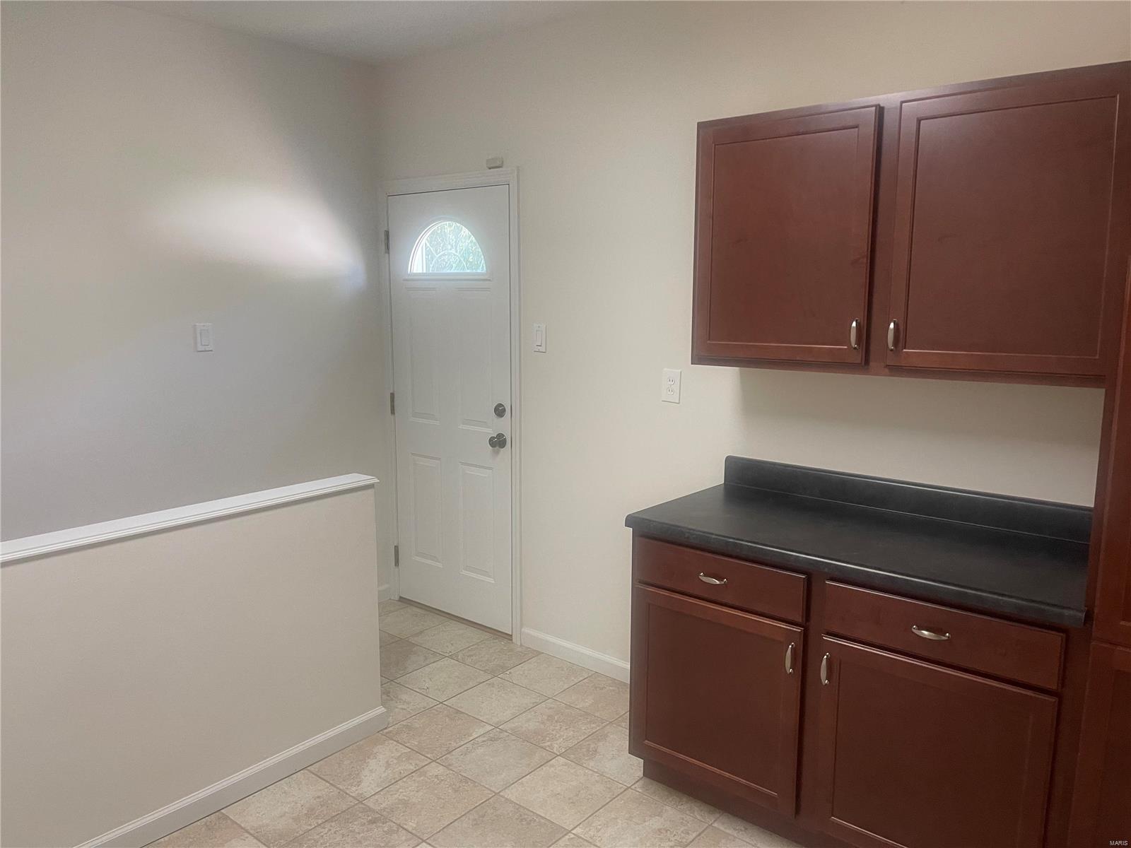 4323 Robbins Mill Road Florissant, MO 63034 - Photo 8 of 25