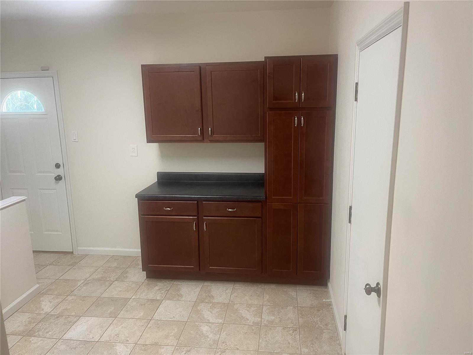 4323 Robbins Mill Road Florissant, MO 63034 - Photo 9 of 25