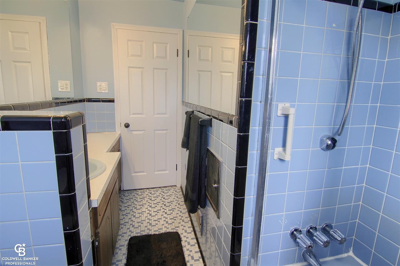 24686 Roxana Avenue Eastpointe, MI 48021 - Photo 18 of 30 31382913-17.JPG