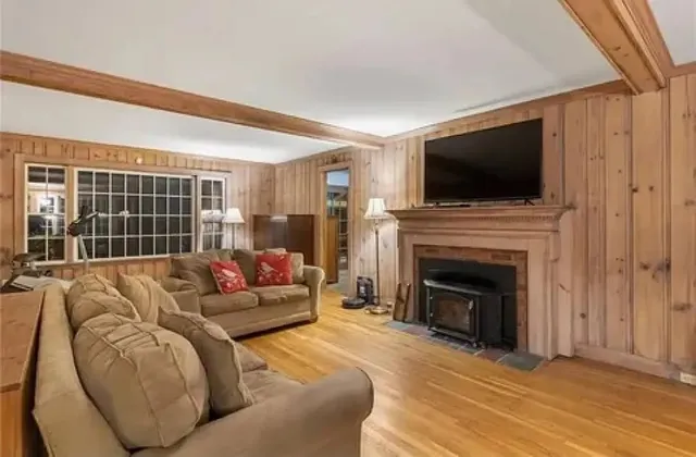 $1,125 | 160 Woodbine Road, South Kingstown, RI 02879