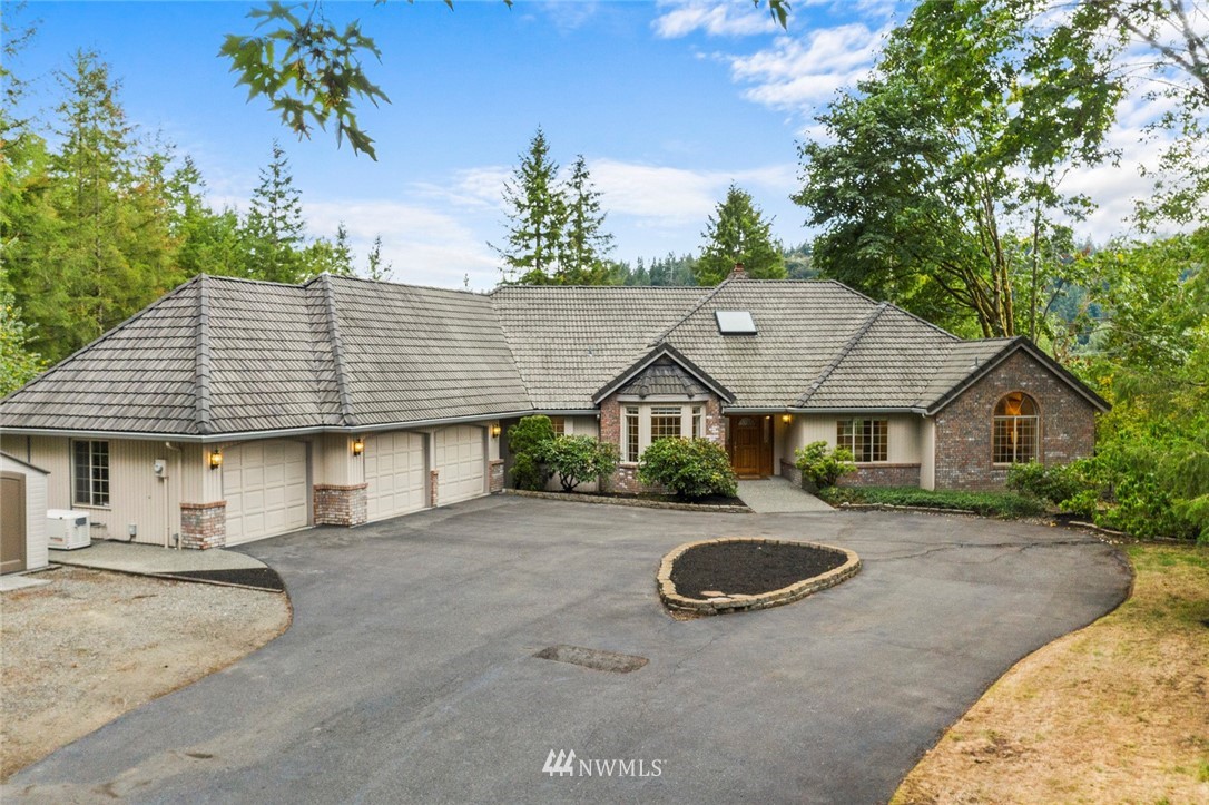 21140 Southeast May Valley Road Issaquah, WA 98027 - Photo 1 of 32 Gallery Image 1