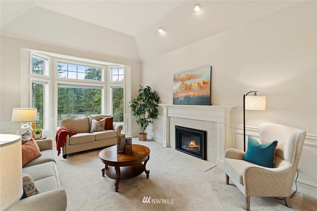 21140 Southeast May Valley Road Issaquah, WA 98027 - Photo 2 of 32 Gallery Image 2